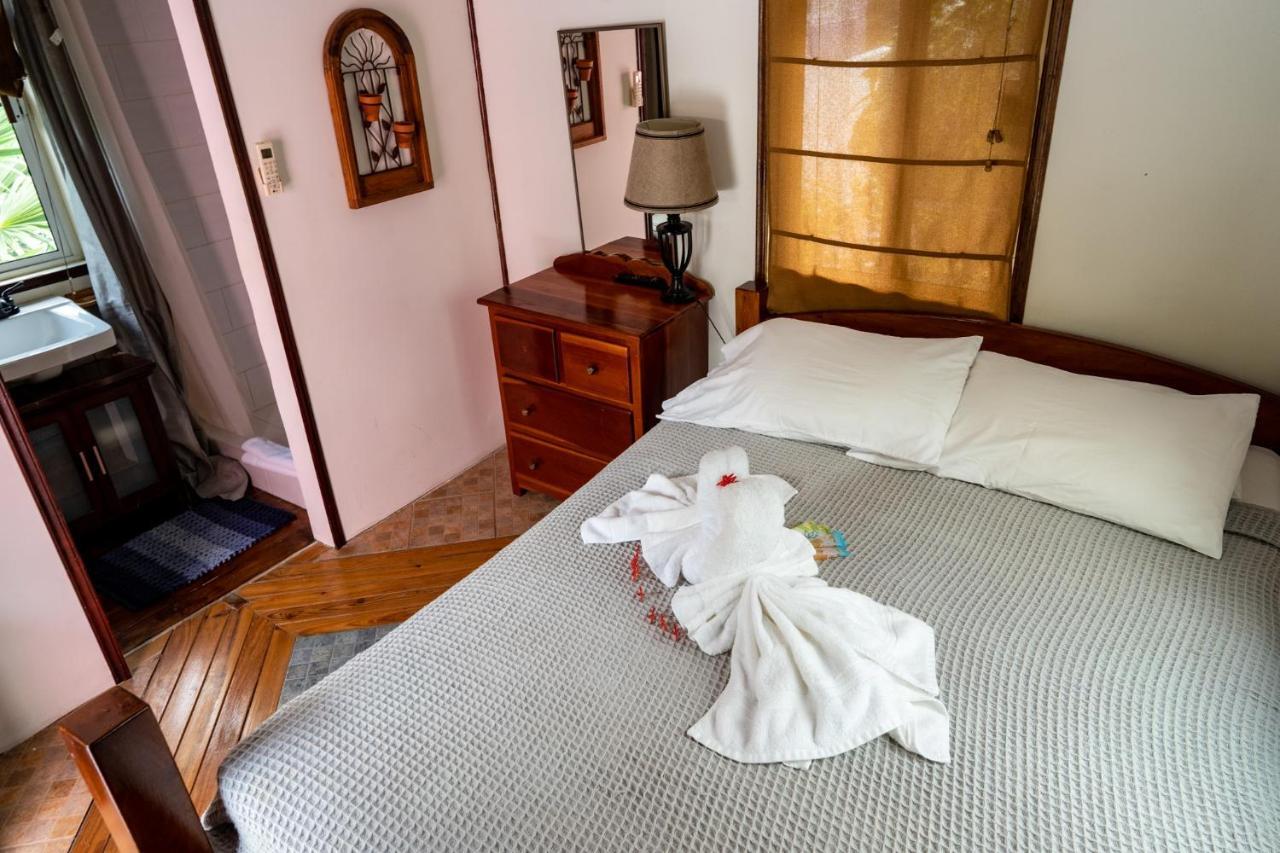 Hummingbirds Cabins Caye Caulker Zewnętrze zdjęcie